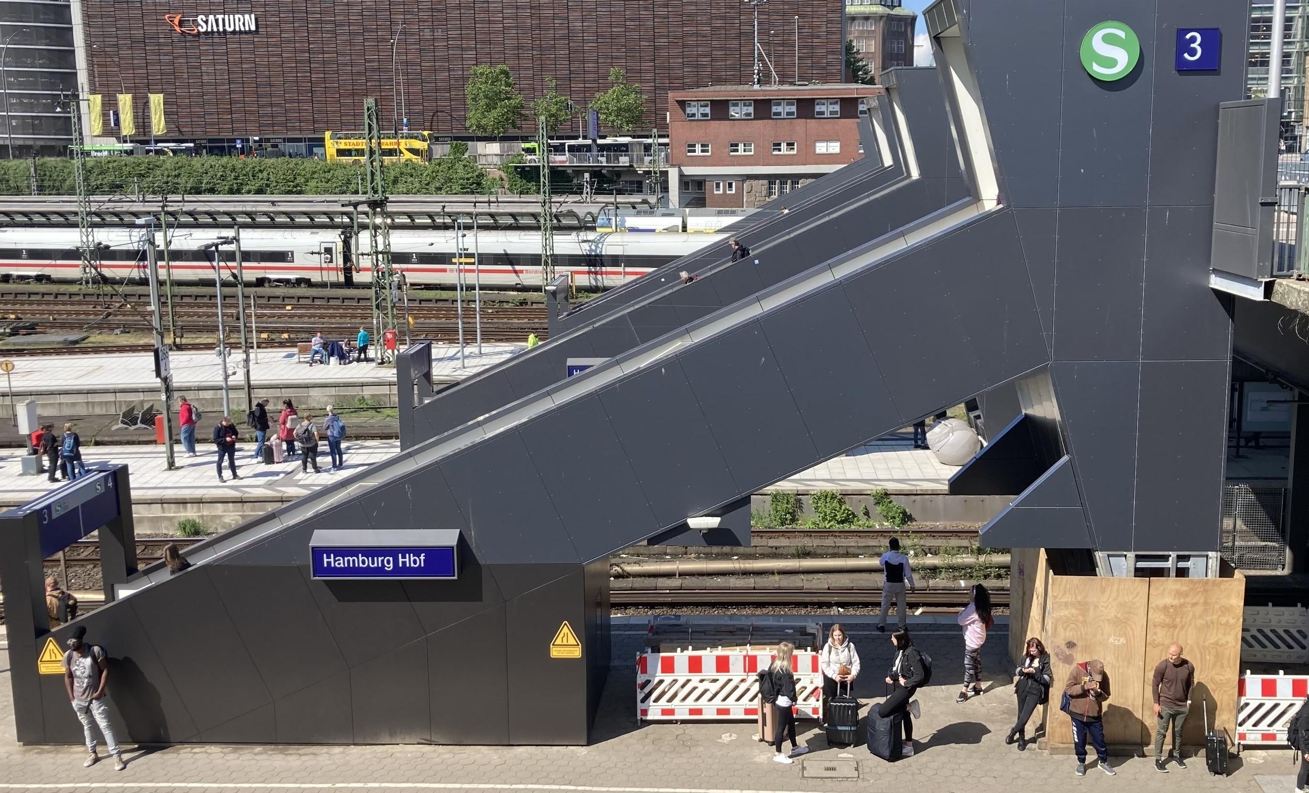 neuer Zugang Steintortreppe Hamburg Hauptbahnhof