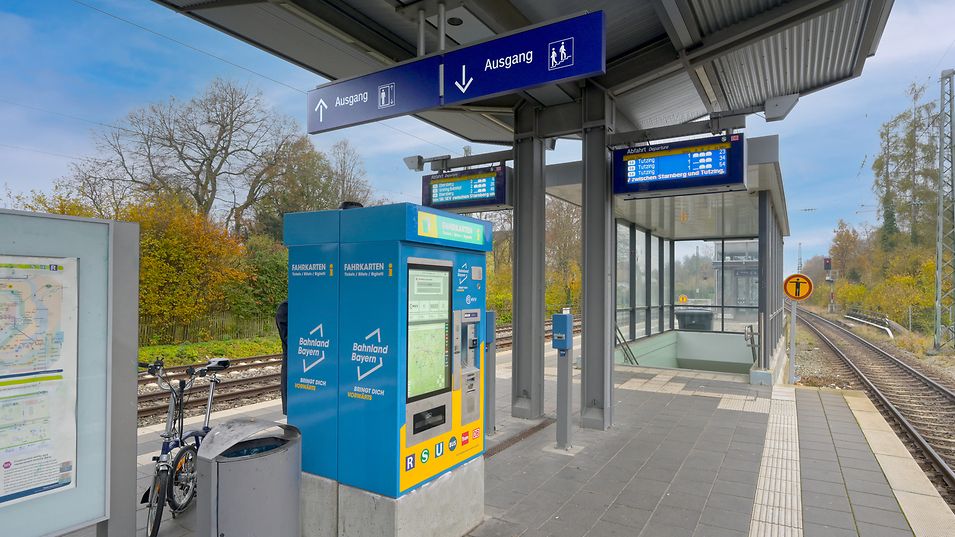 Der Zukunftsbahnhof Stockdorf in Bayern ist einer der ersten Bahnhöfe, die von dem WLAN-Ausbau profitieren. 