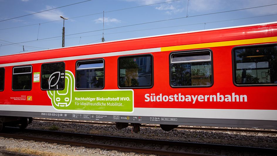 Zug der Südostbayernbahn