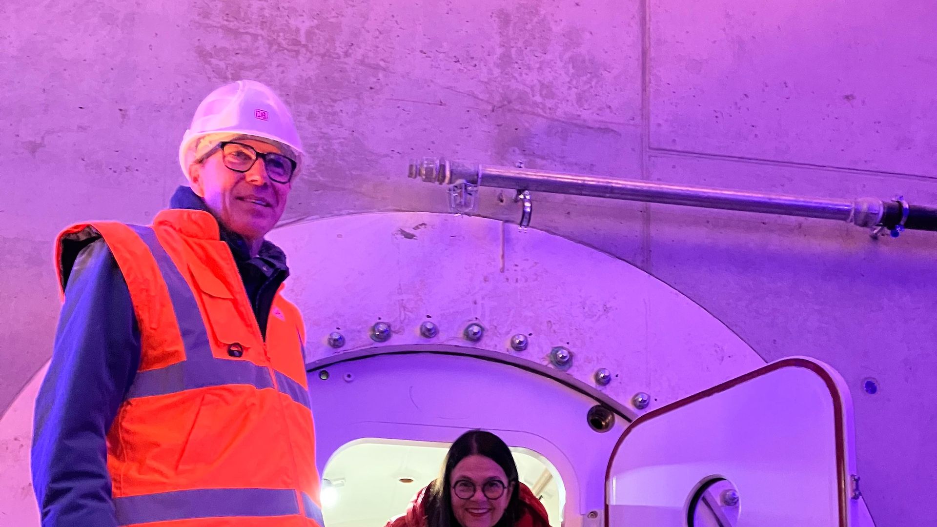 Tunnelpatin Elisabeth Merk und Gesamtprojektleiter Kai Kruschinski