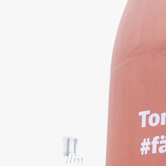 Tomatensaftflasche in Übergröße an der Hauptwache in Frankfurt