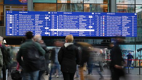 Neue Anzeigetafeln im Hbf Berlin