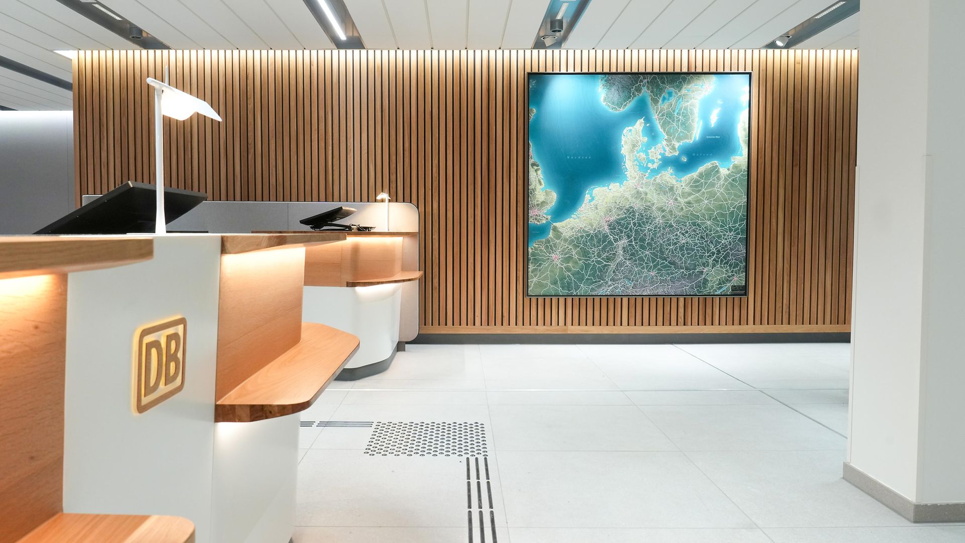 neues Reisezentrum Hamburg Hbf