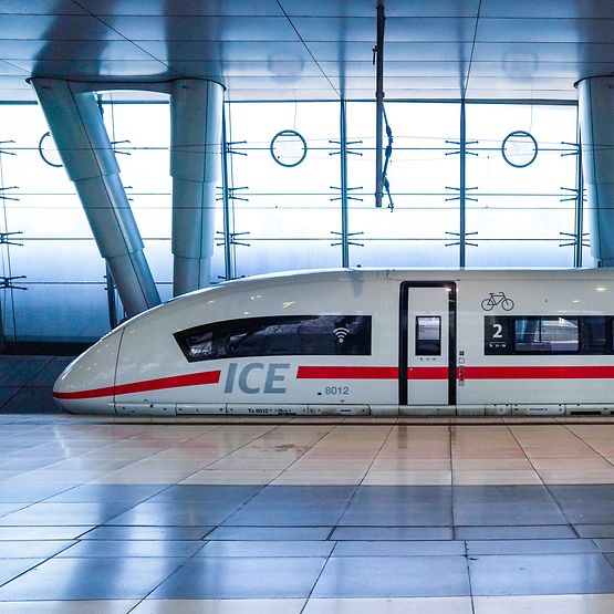 ICE 3neo in Frankfurt am Main Flughafen