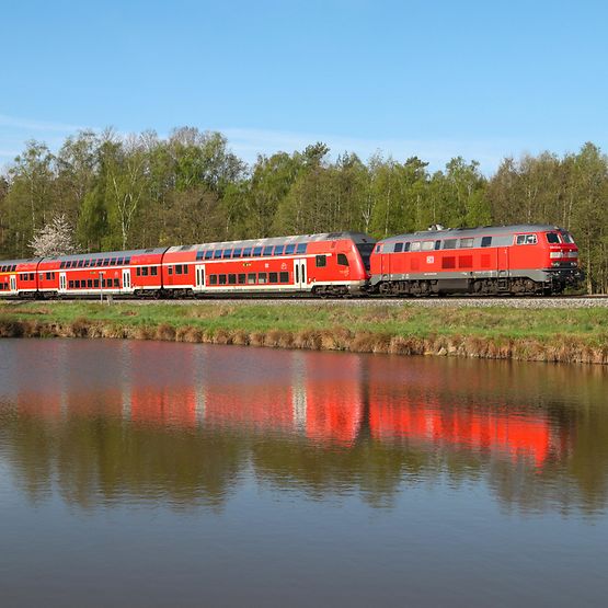 Regional-Express bei Wiesenau