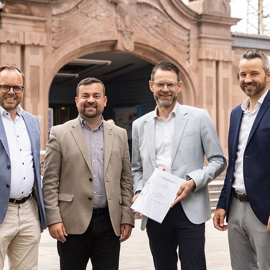 Schöner Ankommen in Schwerte: Stadt und Deutsche Bahn unterzeichnen Finanzierungsvereinbarung