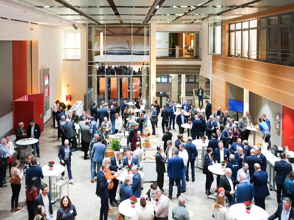 Blick von oben in das ZIB-Forum