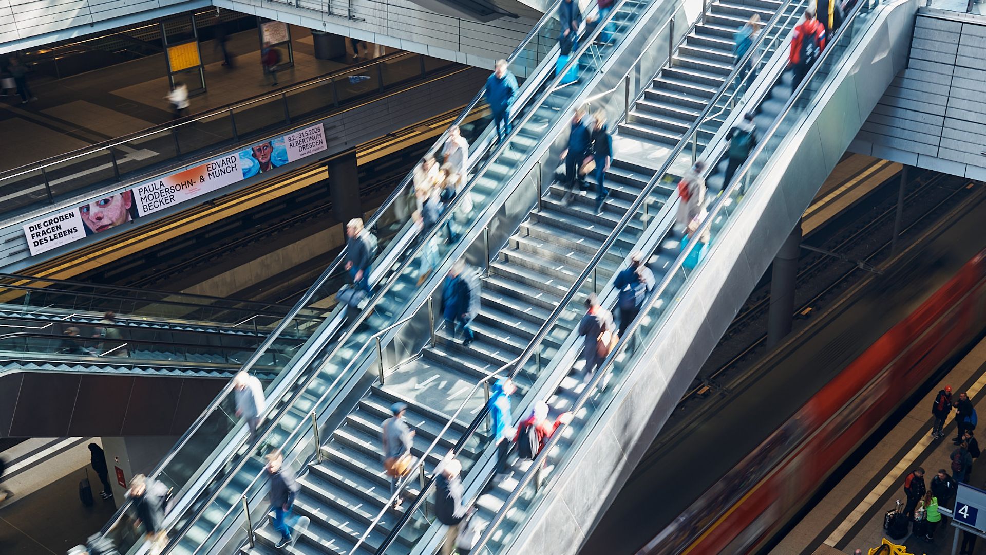 Rolltreppe Berlin Hbf