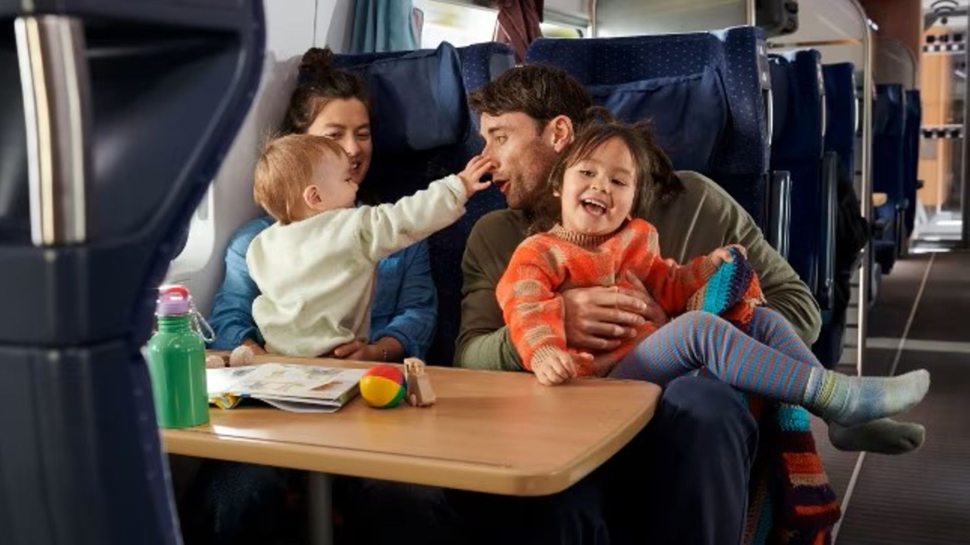 Familienbereich im ICE der Deutschen Bahn