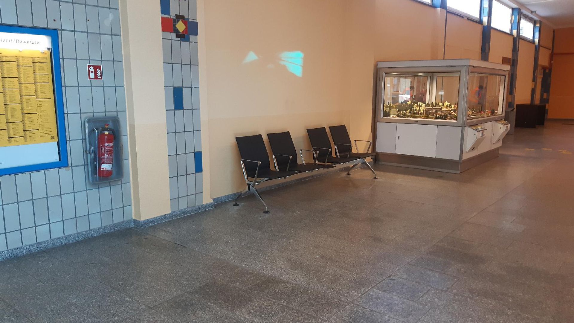 Gera Hbf - Erneuerung Sitzmobiliar