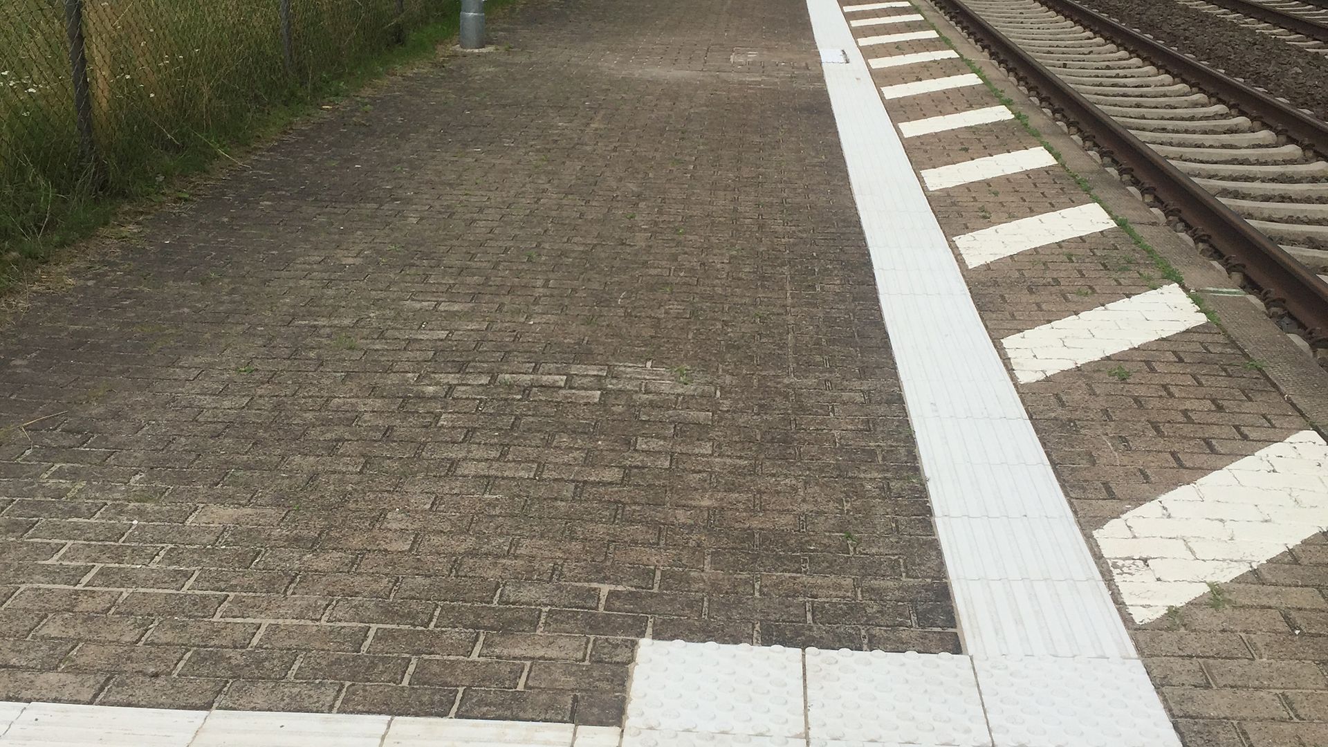 Hörschel - Erneuerung Blindenleitstreifen