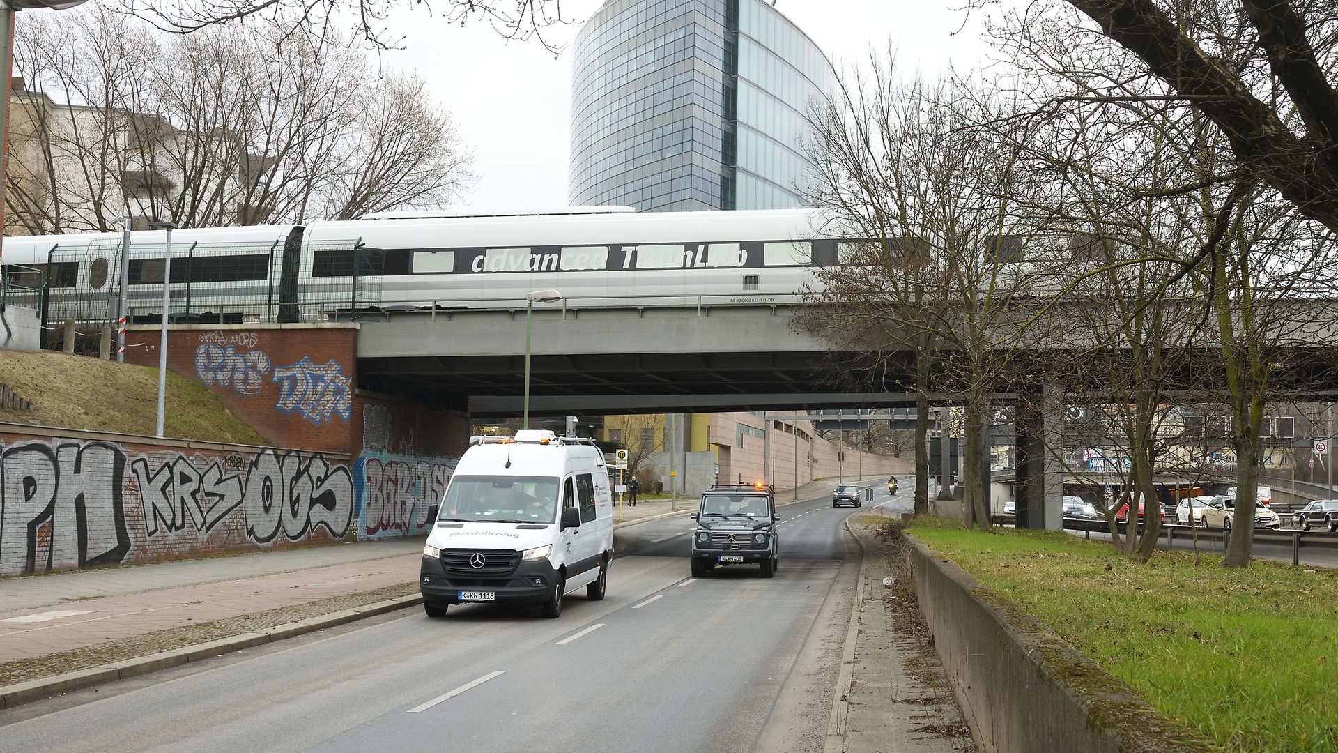 Kommunikation zwischen advanced TrainLab und zwei Messautos des DLR